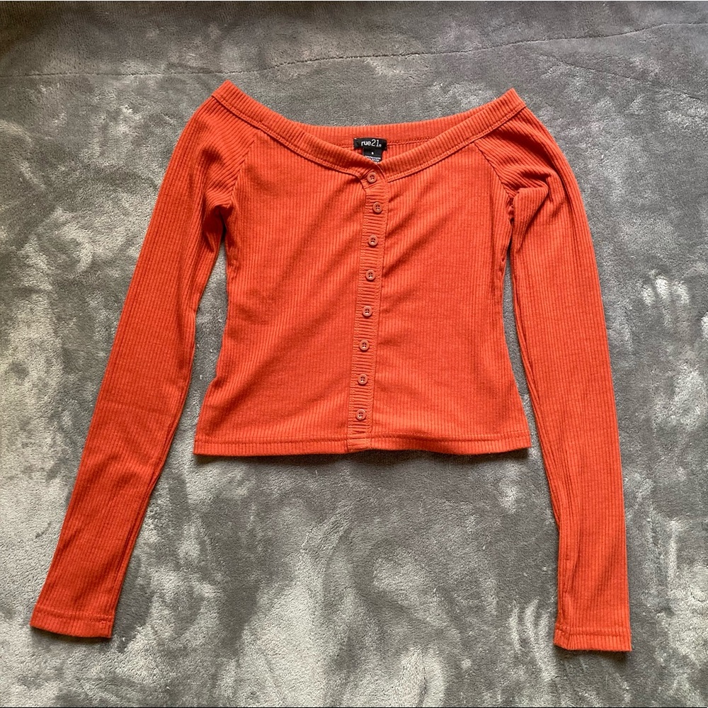 Cropped Long-Sleeve Tee